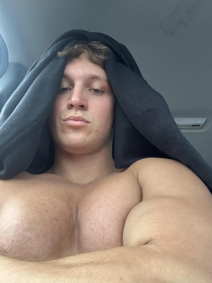 Giving you my Snapchat if you want to worship me with money:) posted by dommyyyyyy1