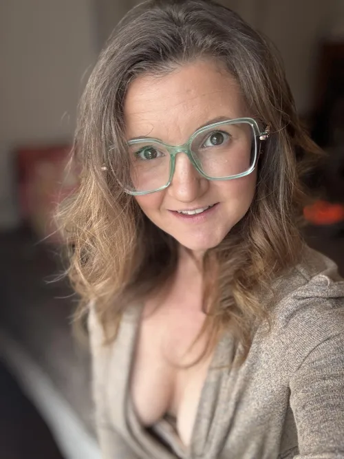 Glasses and cleavage [f] by MrsBeaCullen