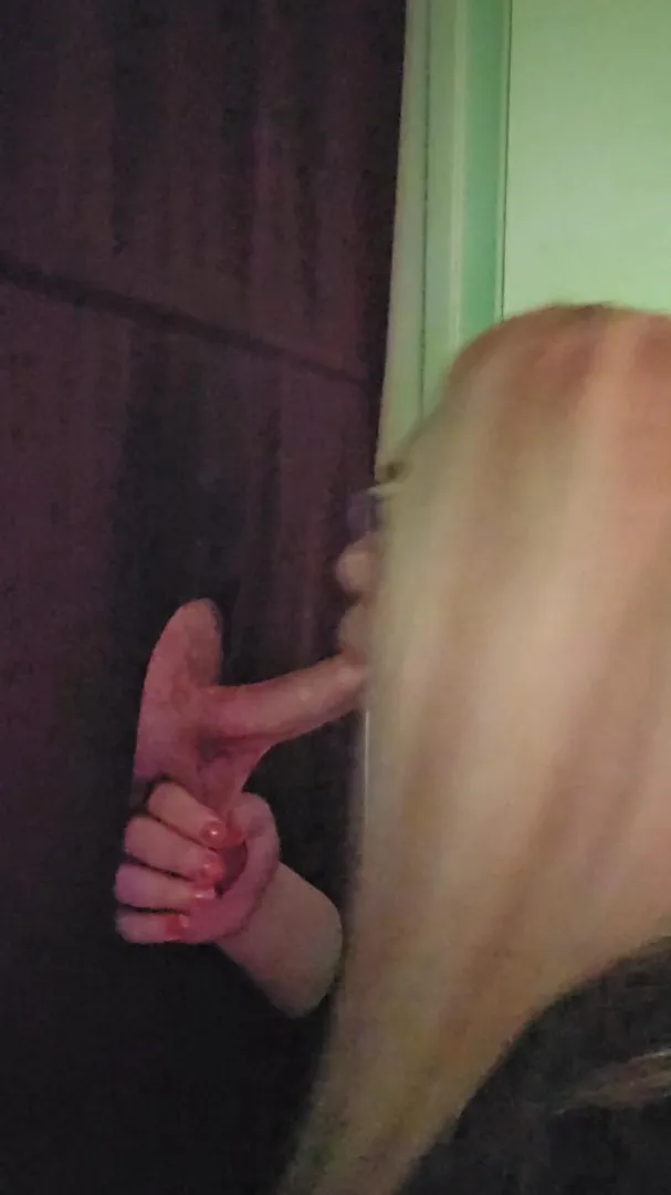 Gloryhole Las Vegas posted by ReneexxxLV