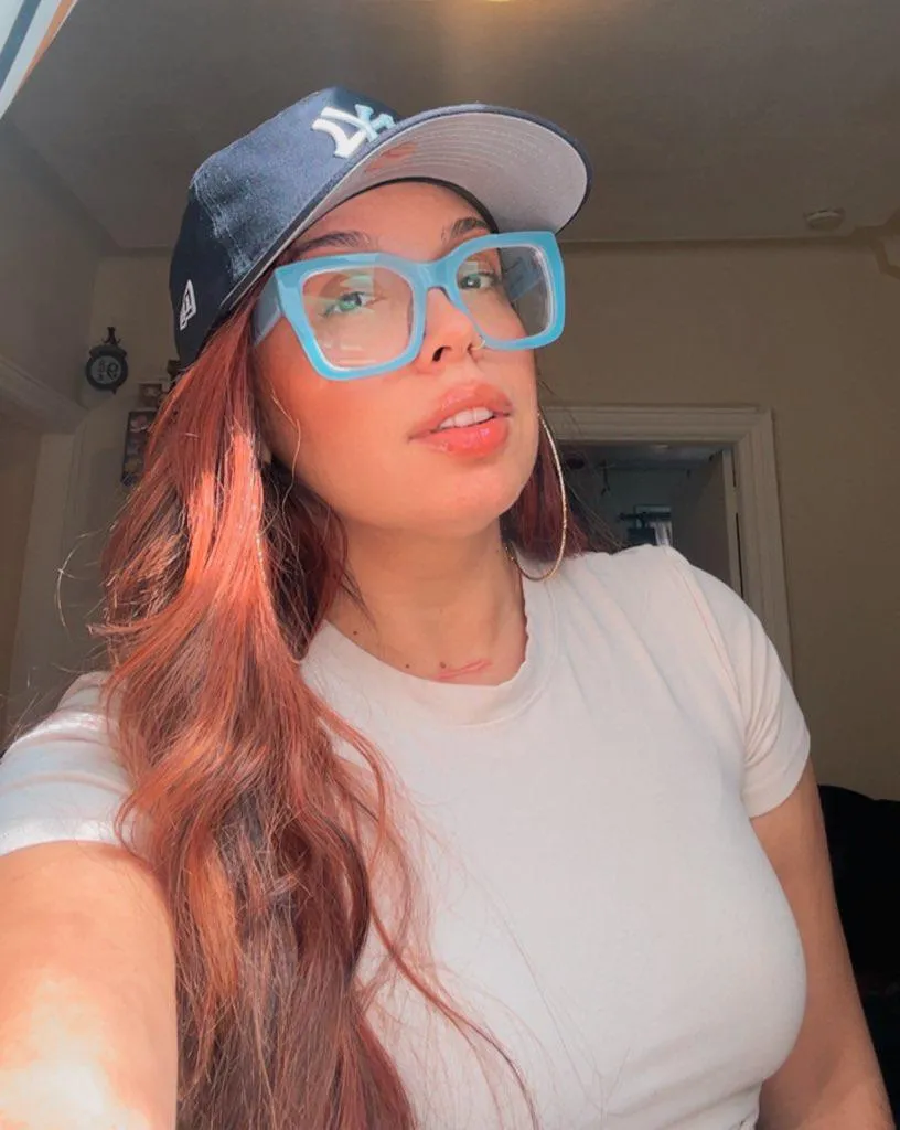 glossy pout  posted by prettypenelope_28