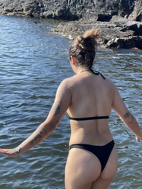 Golden hair tied up in a hairbun today posted by Sexxyfreedom