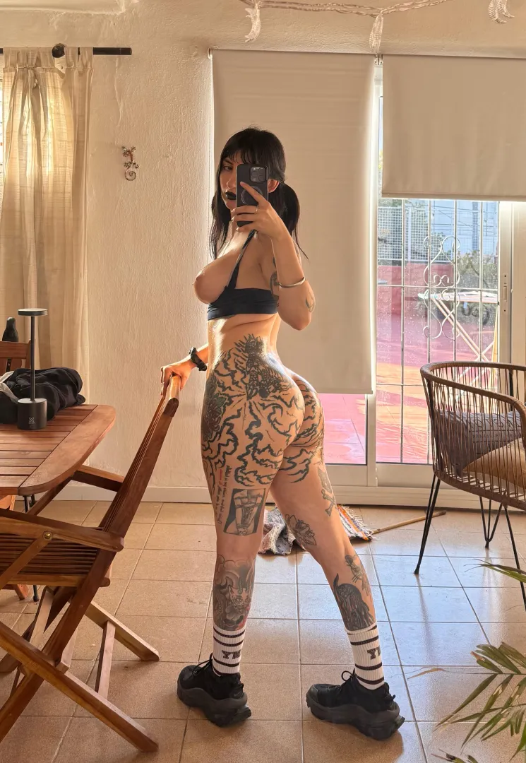 Golden hour on my body shape posted by PetiteCuteTrash