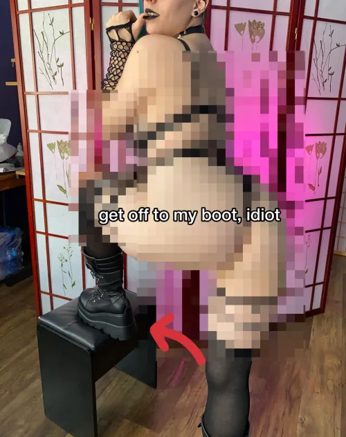 Good betas cum on their own shoes and imagine it’s their goddess’s by Blue-Haze-Babe