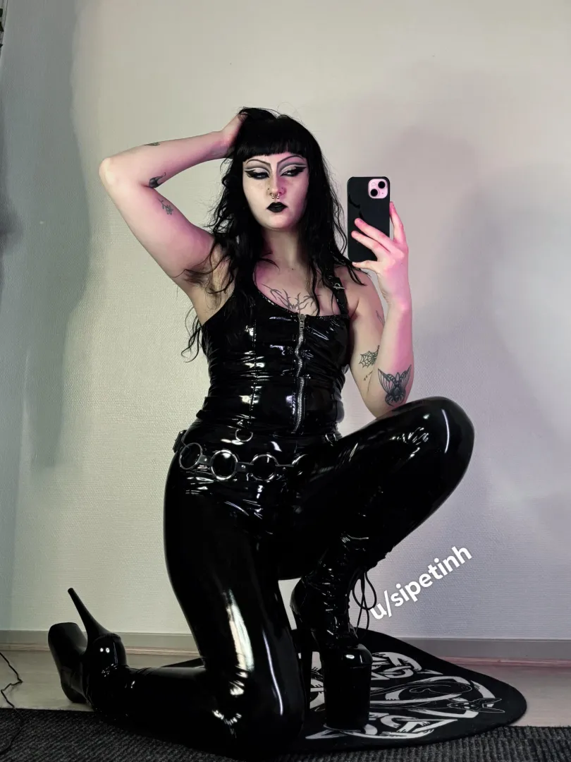 good boys get to lick my armpits clean after im done with you posted by sipetinh