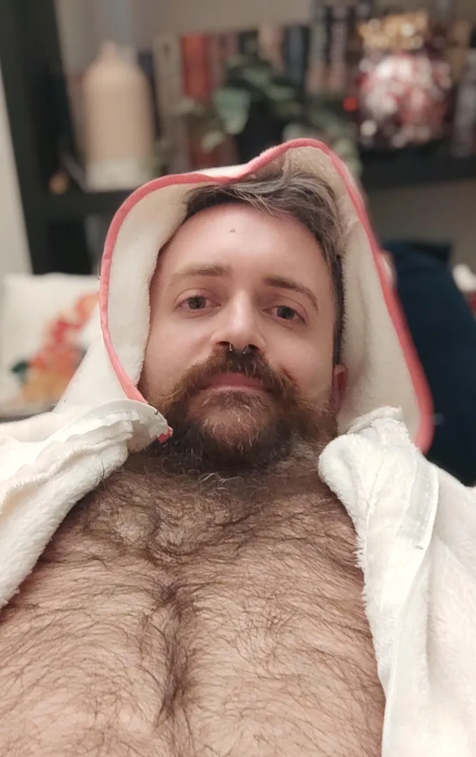 Good evening everyone! I'm new here! Happy Tuesday! posted by parfume_lover123