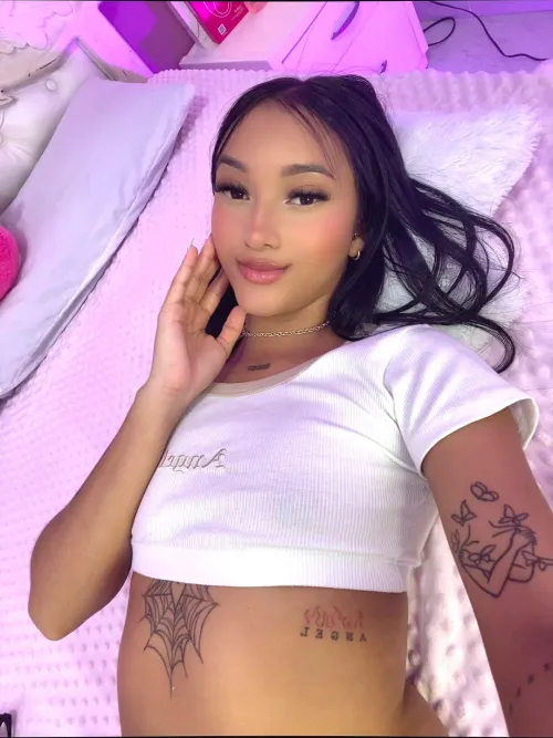 Good face, dirty ink. ️ Watch me vibrate on these sheets. by SamantaKane