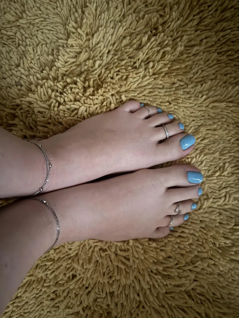 Good girl wants to show off her new color posted by No_Rip4623