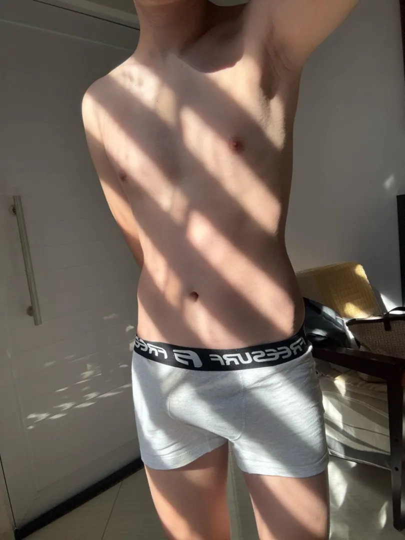 Good morning, boxer lovers  posted by Little_bagels