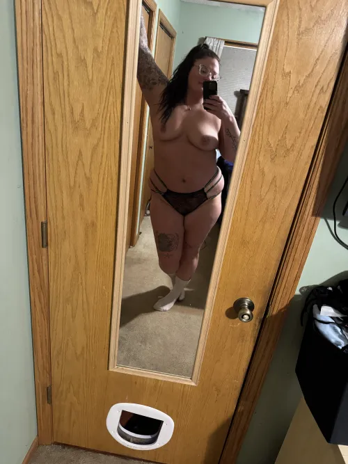 Good morning daddy feeling frisky today. Anyone able to help!?!?  by lil07810