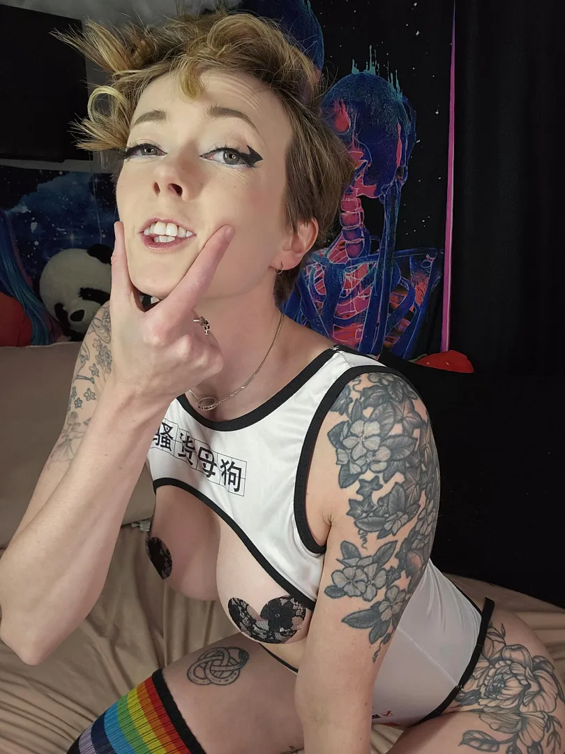 Good morning! Don't sell yourself short today!✨ 50% off XXX OF  daily posts, no chatters, & truly exclusive content  Piss stuff on Fansly  Talk dirty with me on Sextpanther links in comments  posted by littlerosexo