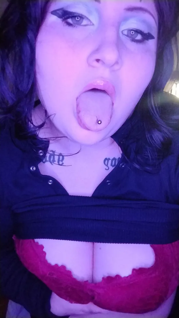 good morning fellow michiganders :) who wants to guess what the weather will be like today? lol posted by sadgirlfriendnsfw