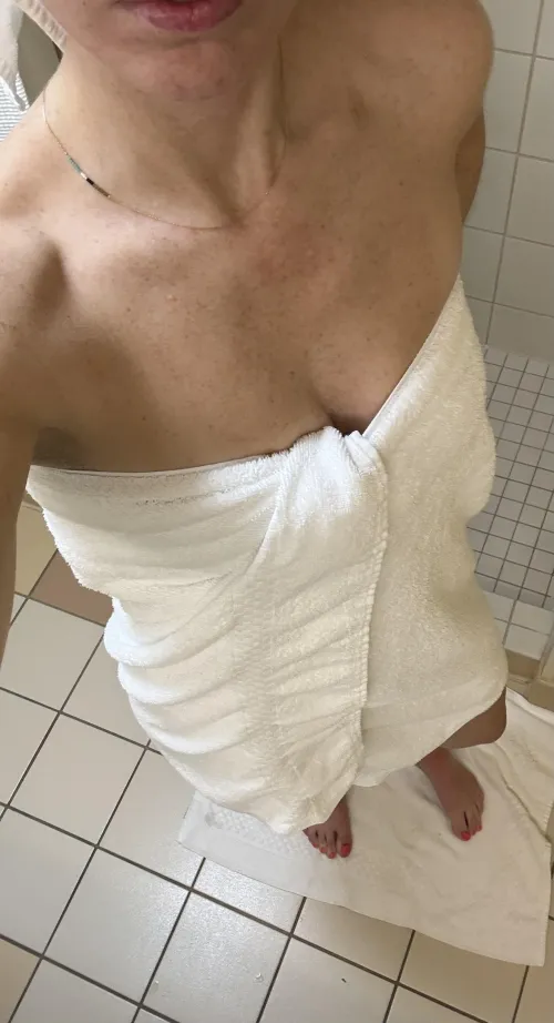 Good morning from my hotel shower by Midwest_SexyMommy