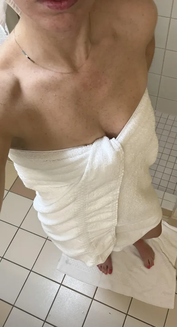 Good morning from my hotel shower posted by Midwest_SexyMommy