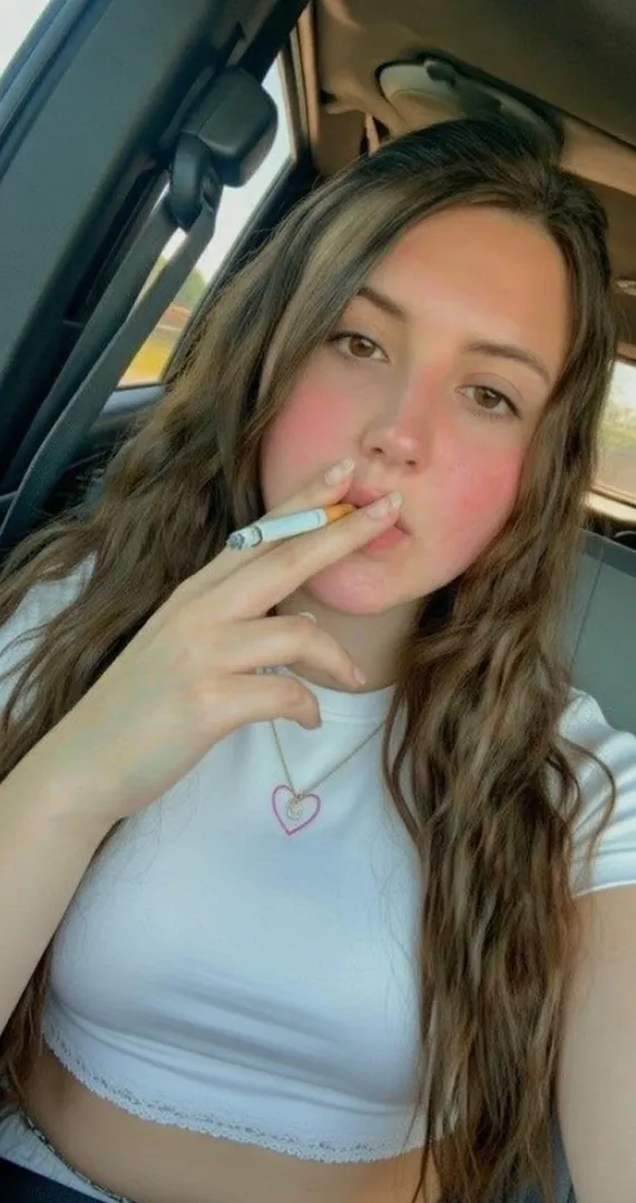 Good morning lovelies! Where my fellow ciggy ladies at ? posted by femlover12
