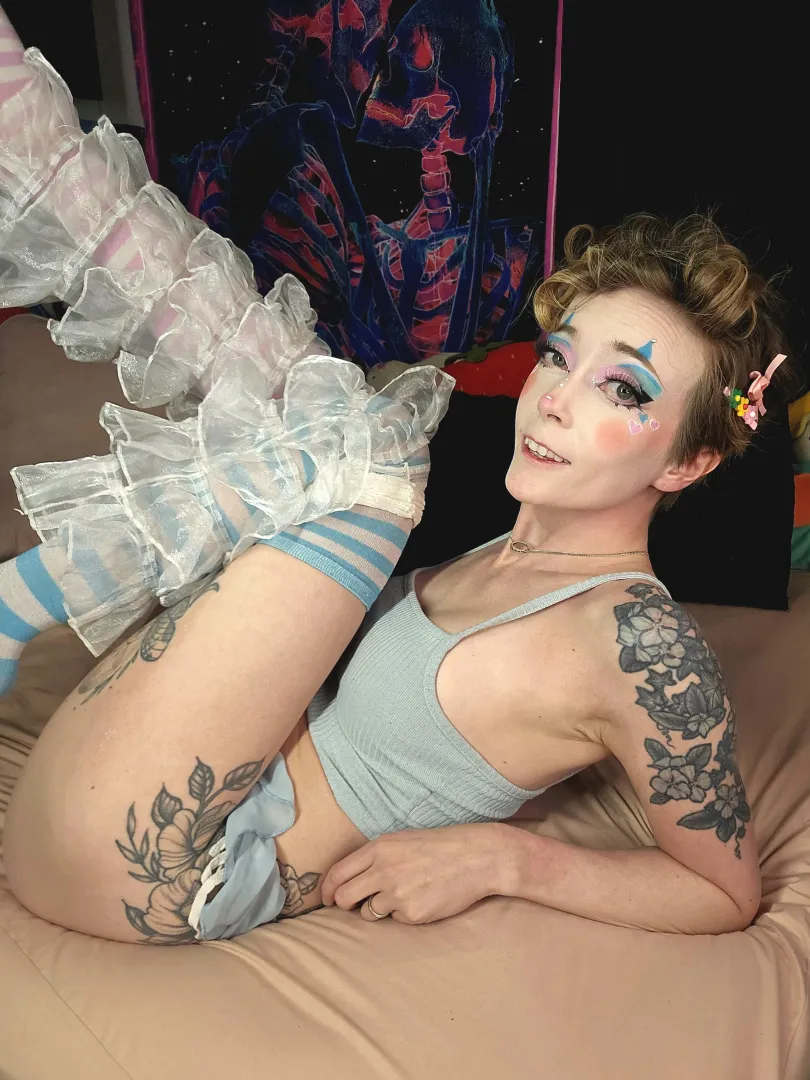 Good morning! Make sure you laugh today!✨ 50% off XXX OF  daily posts, no chatters, & truly exclusive content  Piss stuff on Fansly  Talk dirty with me on Sextpanther links in comments  posted by littlerosexo