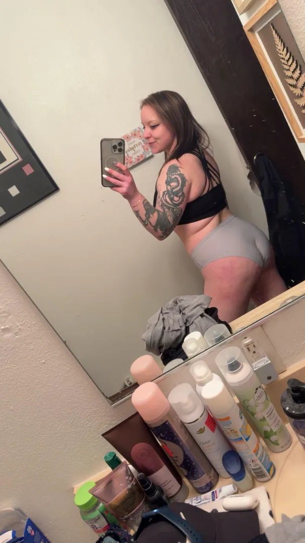 Good morning sexies 920 (f) 28 what’s up! posted by YurGurlK8