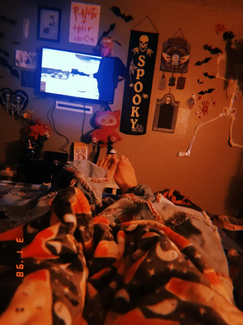 good night from my piggies posted by kiillian