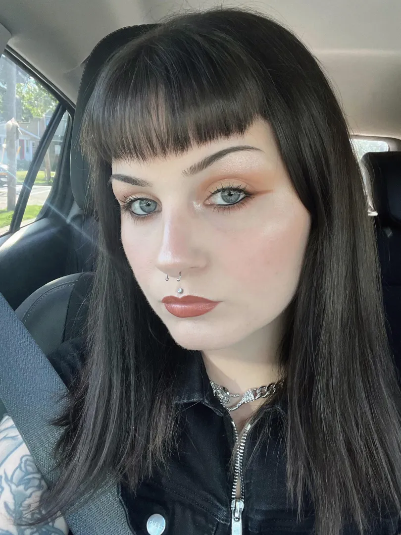 good subs send before even approaching because they know that’s how they’ll get a response  posted by strawberryxgirl0