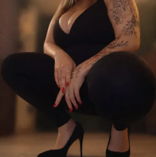 Good Sunday morning my little toys. Remember it's not a sin when you're sending to someone as perfect as me. by Goddess_Melissa_no1