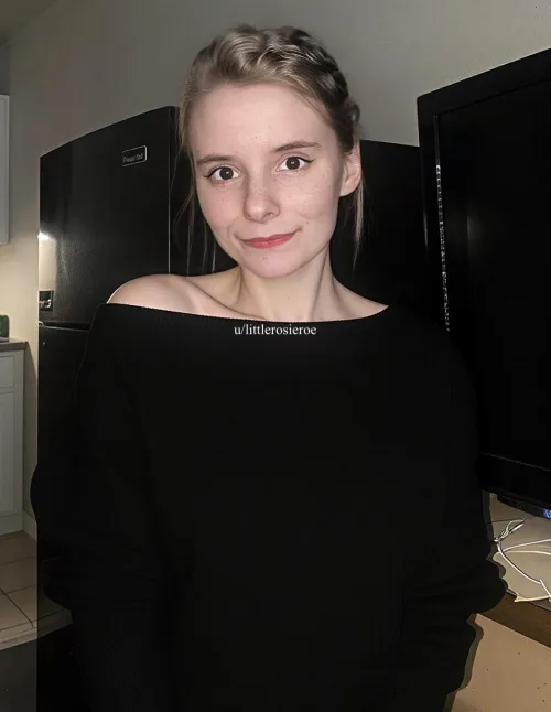 Goodnight, dream of me ✨ by littlerosieroe