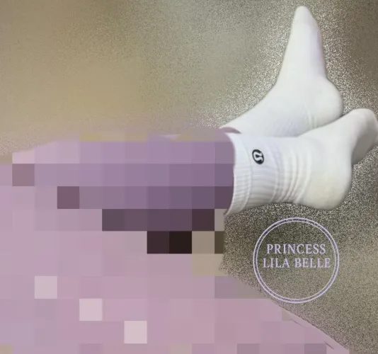 Gooning to Princess’s pixelated leggings and lululemon socks. Funny how easily this turns your brain into gooning mush.  by lavenderlilabelle