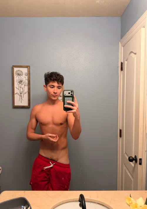 got a good tan today trying to find someone to worship these tan lines and empty their wallets, i wanna show off by berrydrinky4