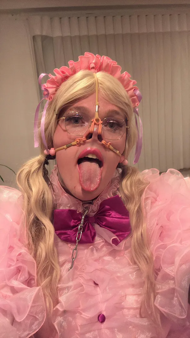 Got a new face hugger set  posted by SissyMaidBrandiNyxx