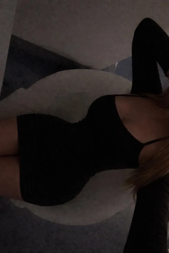 Got bent over in school posted by Jealous-Heron7851