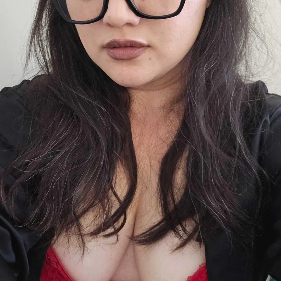 Goth asian MILF customs, sexting, and more✨️ posted by FilipinaGoth