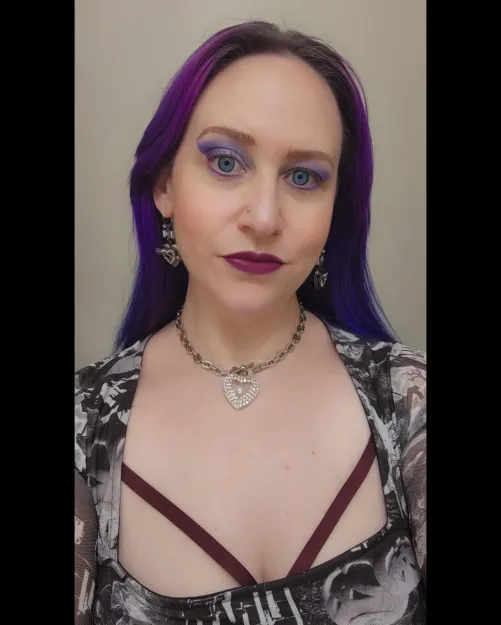 Goth girl Friday  by livingxdeadxgirl13