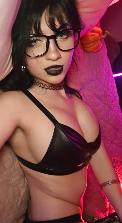 Goth girls make the best girlfriends by Obvious_Confusion699