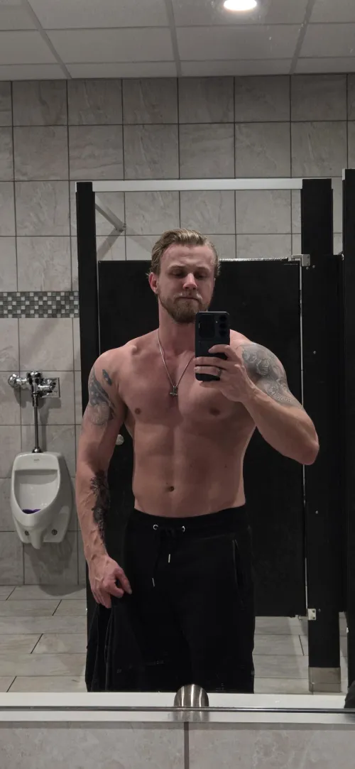 Gotta love the pump by Karate_ken