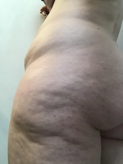 Grab on and giddy up, mister ;) by Moon_Layla