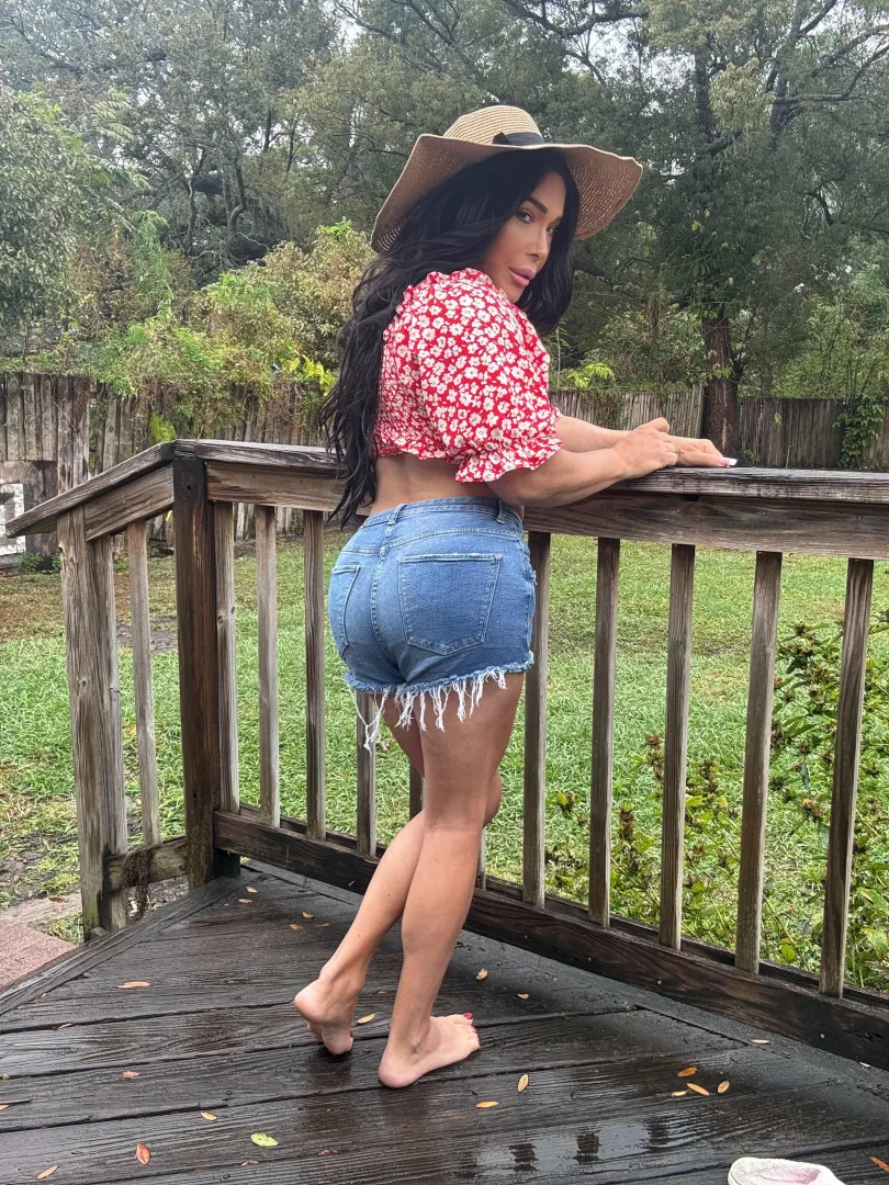 Grab these hips and i'll give you the ride of your life posted by annatransxo