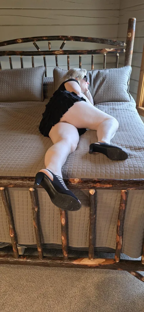 Granny relaxing. posted by HannahOlsen2025