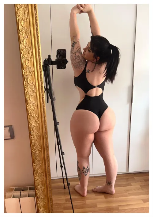 Gravity being toyed with :3 by VelvetKisssy