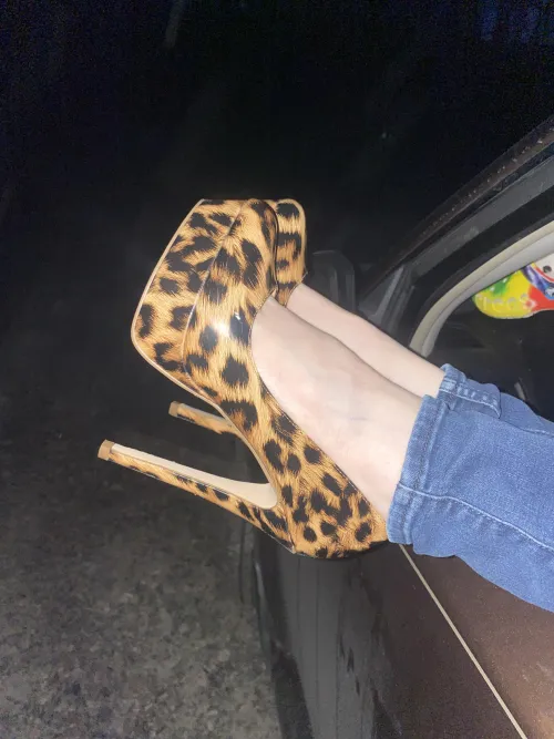 Great for you to worship!  by killer_feet11