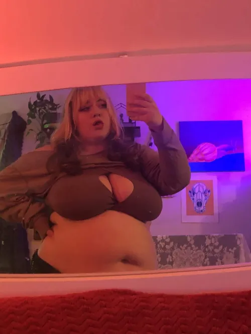 greetings from the fat babe who survived an electrical fire and took a rental increase in the last day LOL  by nectarinery