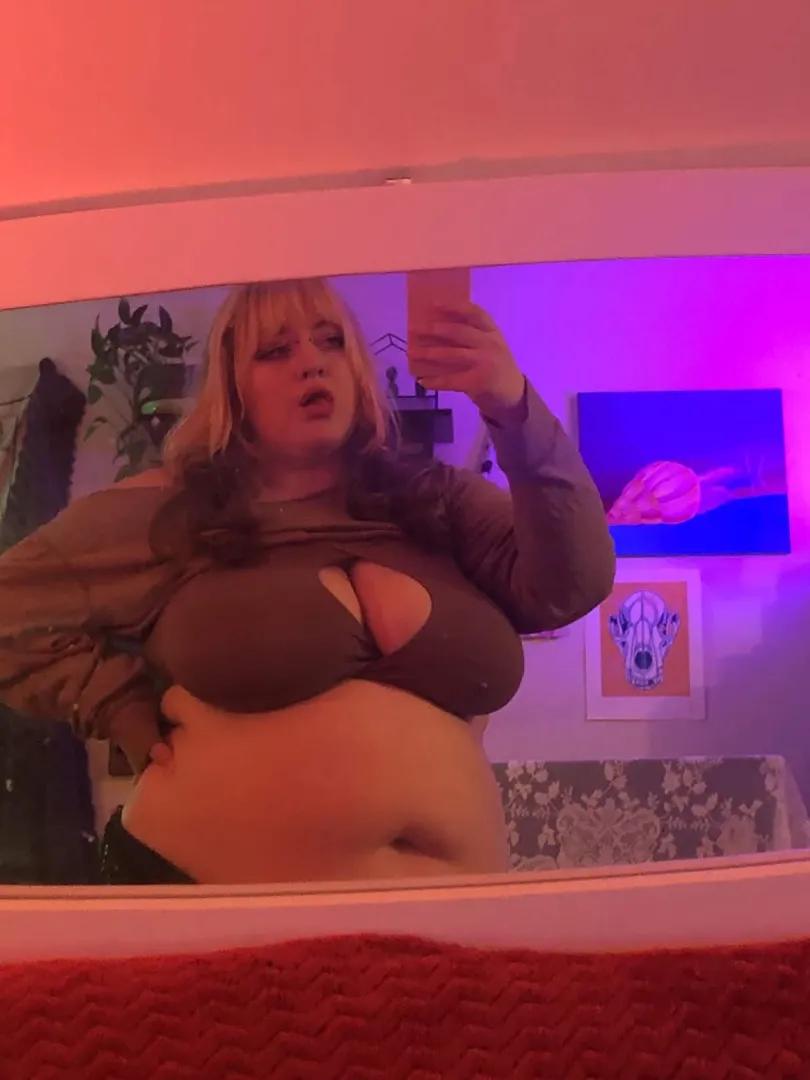 greetings from the fat babe who survived an electrical fire and took a rental increase in the last day LOL  posted by nectarinery