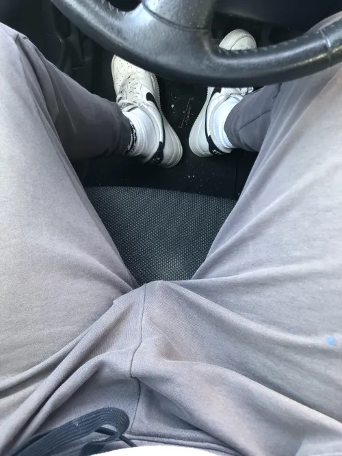 Gros bulge en voiture by Live_Aioli8825