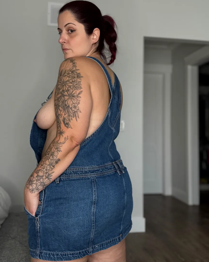 Guess what I'm not wearing under this posted by MJ_XXX_