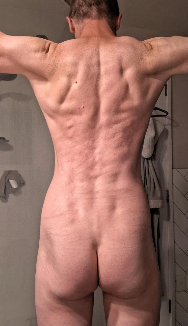 Guess whose back posted by Sch5ive