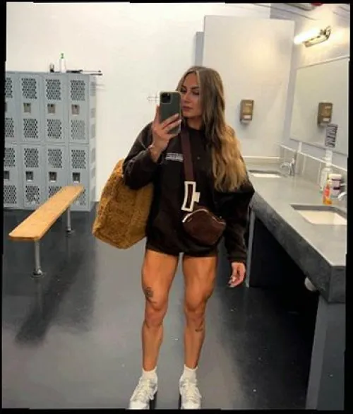 Gym crush, or just your favorite view? by Grand-Appearance-407