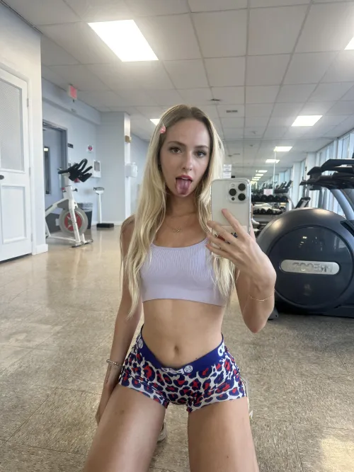 gym glow and my perfect selfie is all yours by FairySlut-