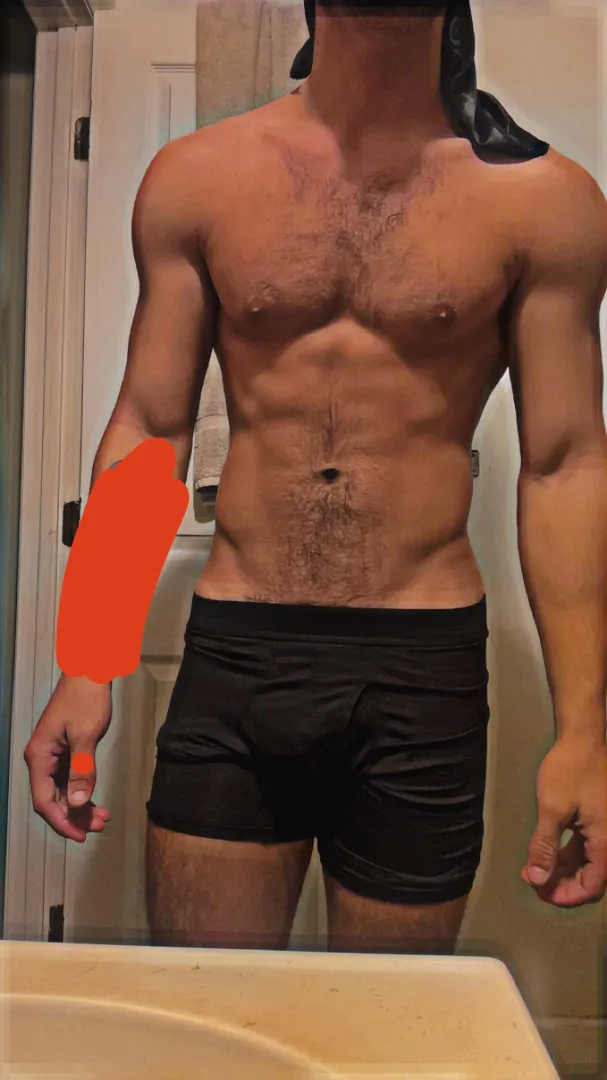 Gym looks like it’s paying off ;) can’t wait to show off even more. posted by Comfortable_Slice_86