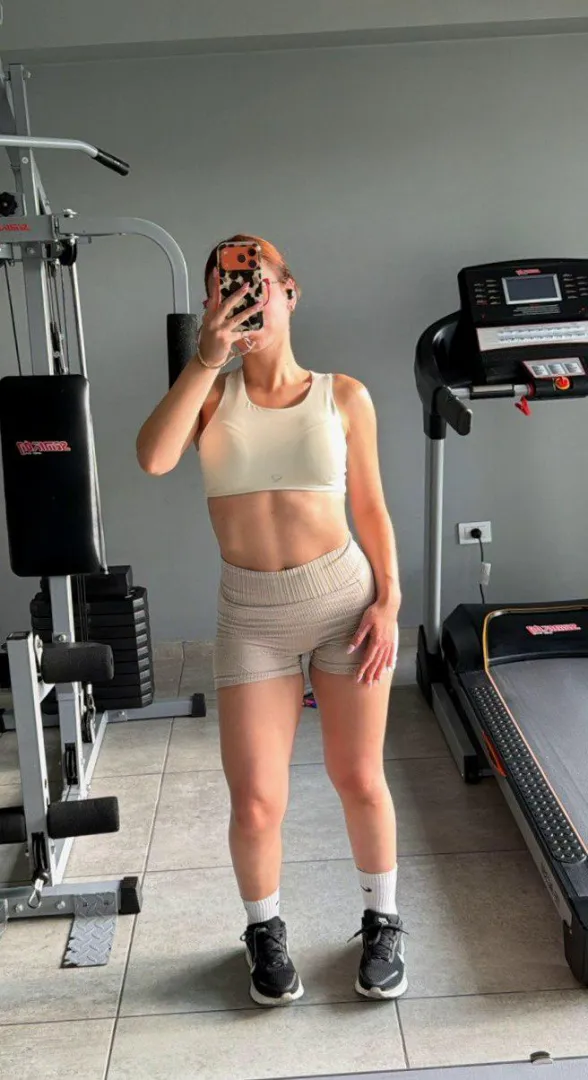 gym midrifff  posted by Bitter-Special-1563