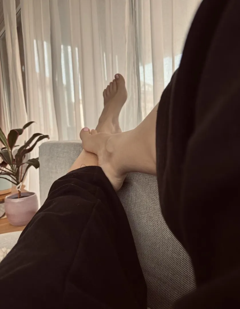 Habe a nice relaxing day! posted by SwissNiceMilf