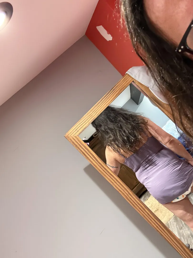 Had to do a quick shoot this morning before work ❤️ there is a small smog  posted by differentbella