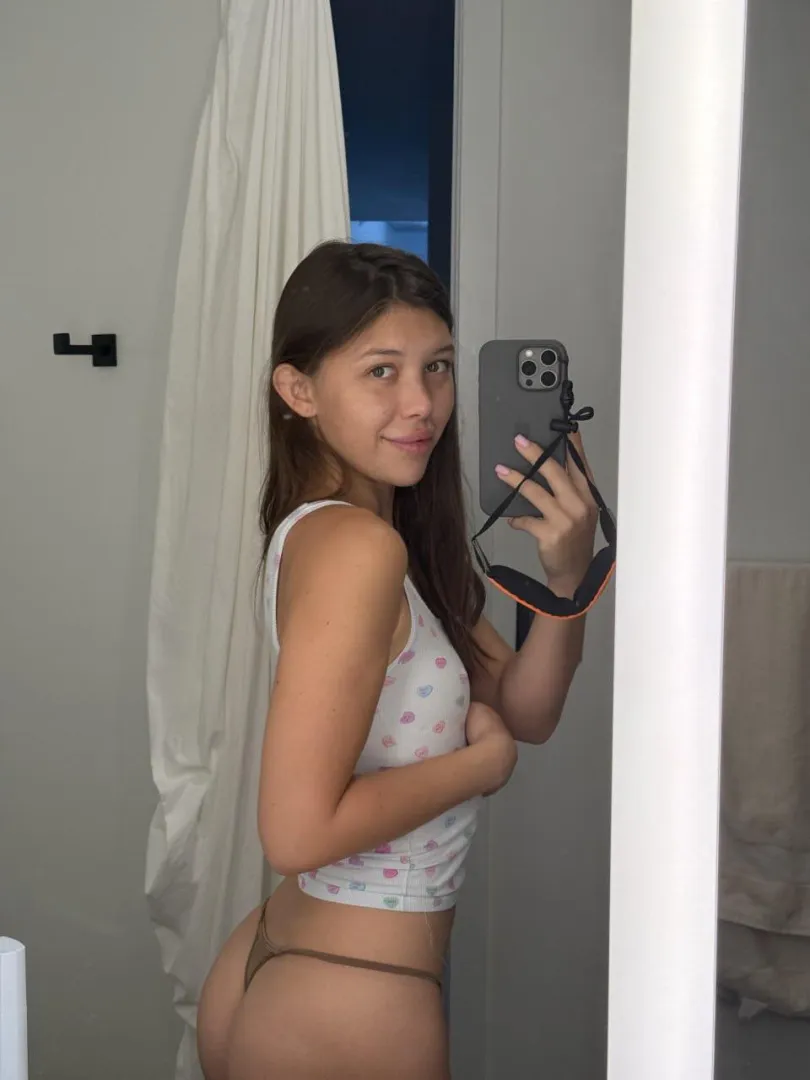 Had to take a quick pic before I took my shirt F18 posted by evelynlovess69