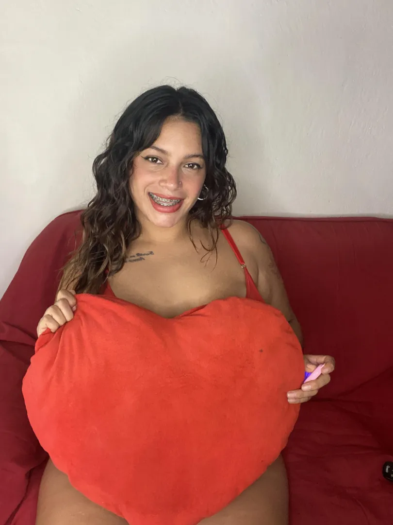 hahaha my teeth are so big they're barely visible with my braces posted by doceminina